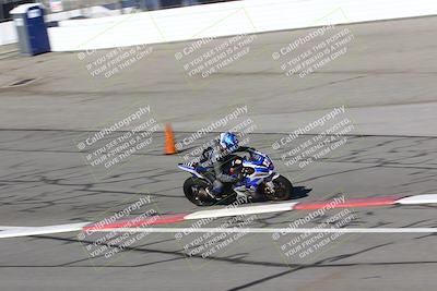 media/Jan-21-2023-Fastrack Riders (Sat) [[fcf3f88a30]]/Level 4/Session 2 Nascar 1/